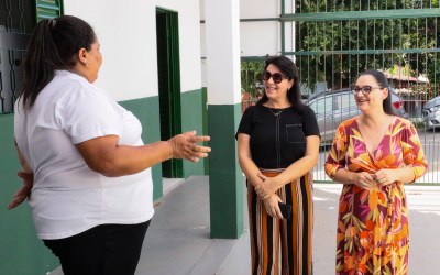 Primeira-dama visita unidades do Siminina em busca de melhorias